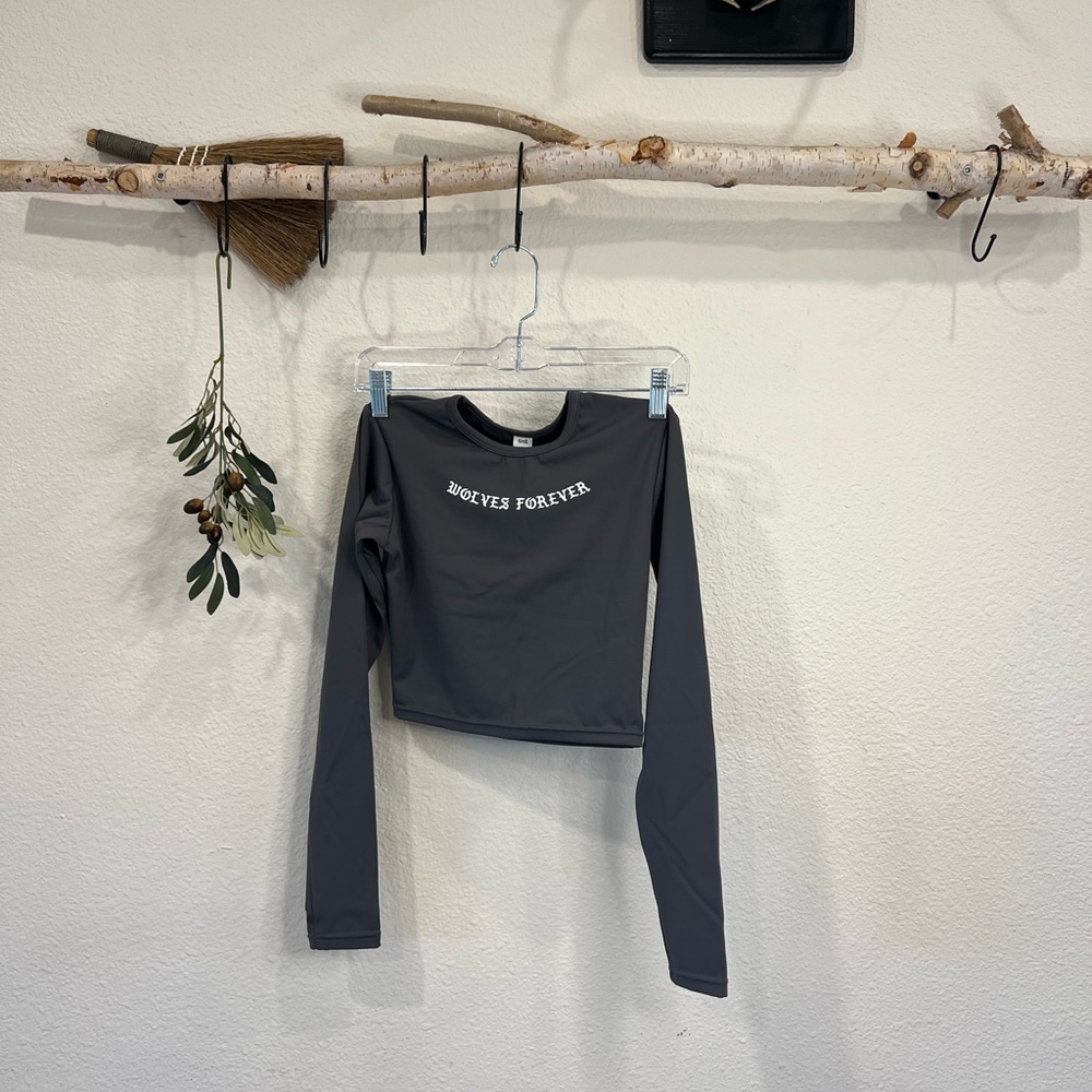 Darc Sport Long Sleeve Wolves Forever Crop Top